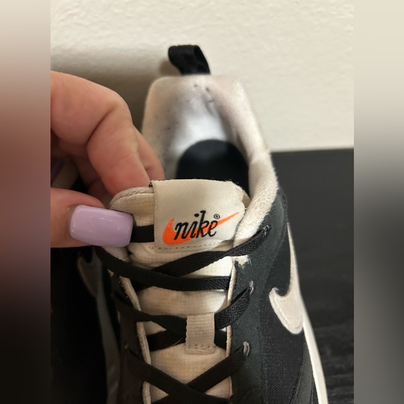 Used Kids Nike Air Max Dawn Black& White- size 3 - Picture 6 of 13